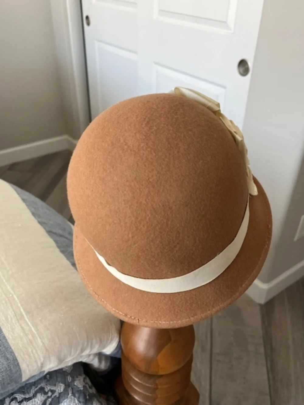 Vintage-inspired 20's Camel Cloche Bucket Hat Rosettes OS Coquette Annie Hall